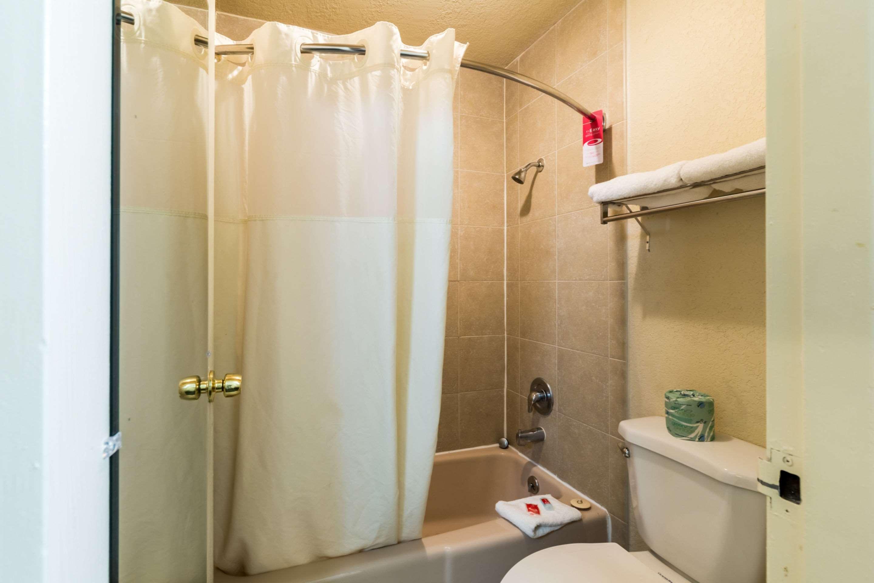 Econo Lodge Baytown Eksteriør billede